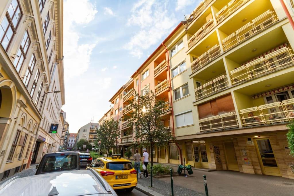 ブダペストGozsdu White Raven 3 - Terrace And Free Underground Parkingアパートメント エクステリア 写真